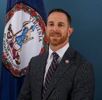 Ủy viên Mitch Melis